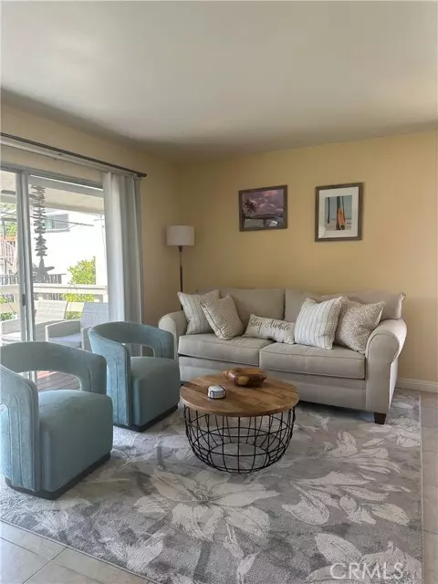 San Clemente, CA 92672,308 Avenida Granada