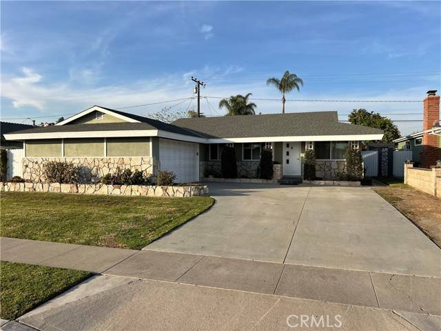 6431 Yale Circle, Huntington Beach, CA 92647