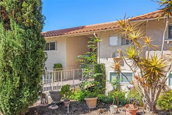 Laguna Woods, CA 92637,2287 Via Puerta #P