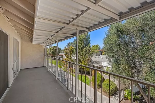 Laguna Woods, CA 92637,2287 Via Puerta #P