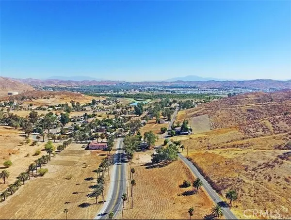 Lake Elsinore, CA 92530,1 Sky Line