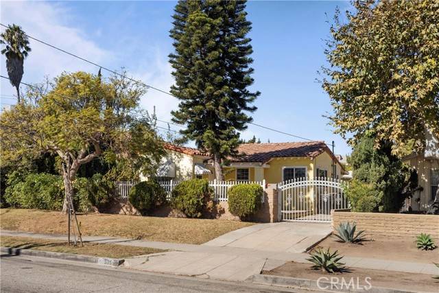 335 W HILLCREST Boulevard, Inglewood, CA 90301