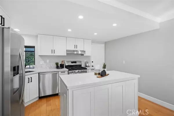 Costa Mesa, CA 92626,907 Hyde Court