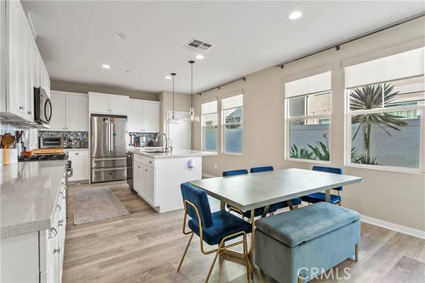 946 Sunlit Lane, Costa Mesa, CA 92626