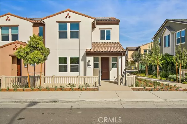 Corona, CA 92883,3962 Lavine Way #111