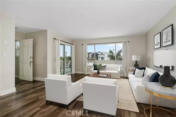 Corona Del Mar, CA 92625,420 Narcissus