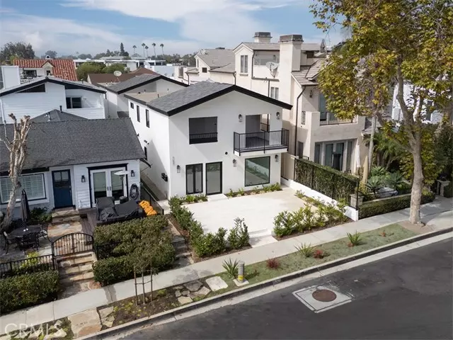 707 Begonia Avenue, Corona Del Mar, CA 92625