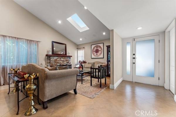 Irvine, CA 92603,26 Mountain View