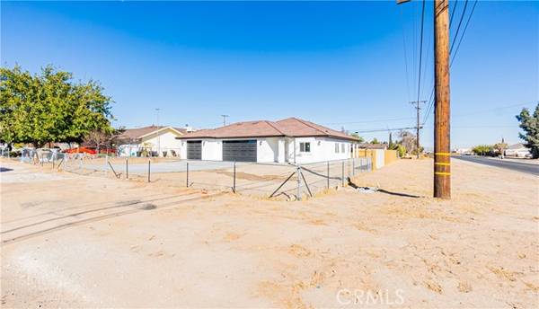 16390 Live Oak Street, Hesperia, CA 92345