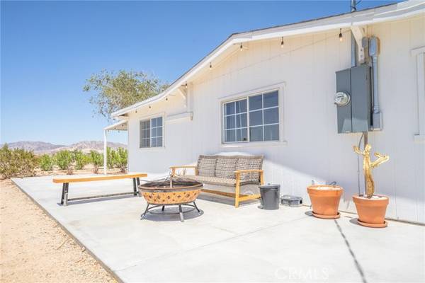 29 Palms, CA 92277,290 Bluegrass Road