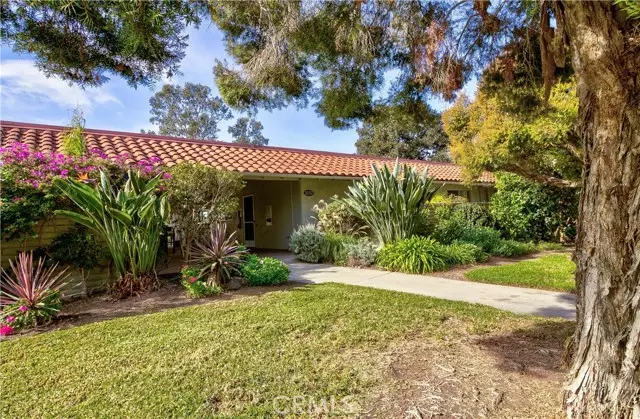 Laguna Woods, CA 92637,3253 San Amadeo #P