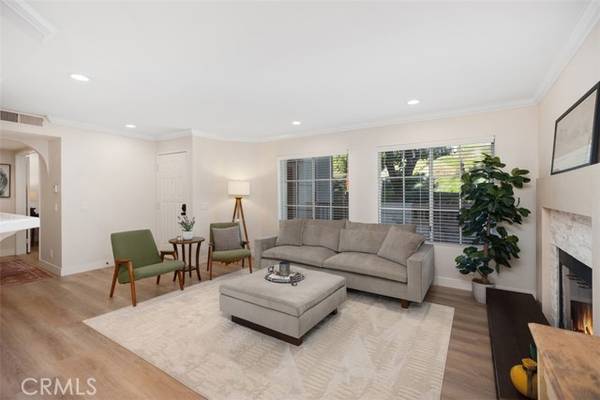 Laguna Hills, CA 92656,24361 Conejo #4