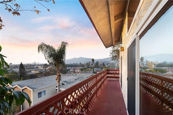 1523 E Windsor Road #101A, Glendale, CA 91205