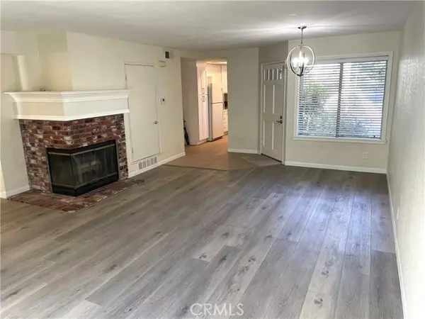 Aliso Viejo, CA 92656,3 Brentwood #83