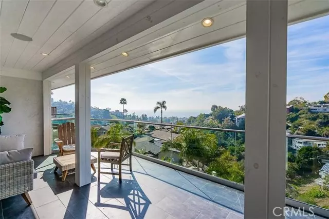 Laguna Beach, CA 92651,986 Oriole Drive