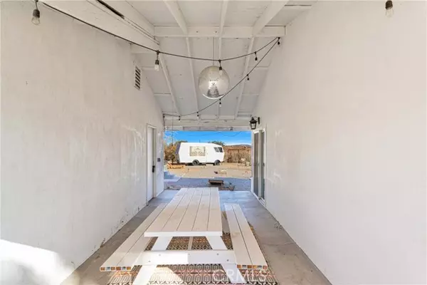 Joshua Tree, CA 92252,4789 Avenida Del Sol