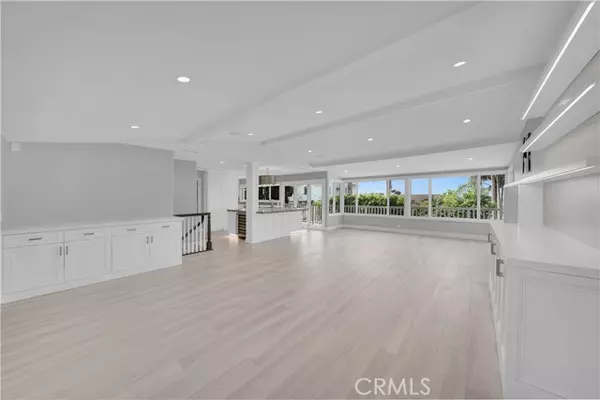 Newport Beach, CA 92663,1717 Cliff Drive