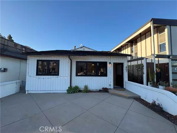 Corona Del Mar, CA 92625,607 Larkspur Avenue