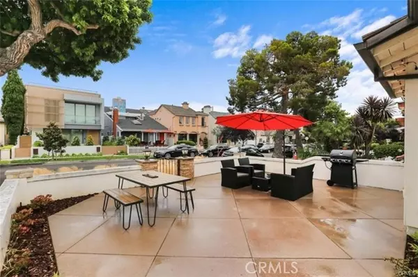 Corona Del Mar, CA 92625,607 Larkspur Avenue