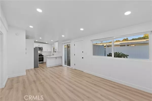 Corona Del Mar, CA 92625,3203 Bayside Drive