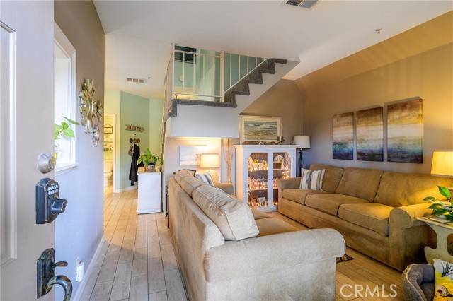 606 Lake Street #14, Huntington Beach, CA 92648