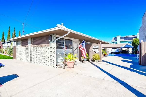 132 E 18th Street, Costa Mesa, CA 92627