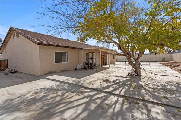 9952 Hemlock Avenue, Hesperia, CA 92345