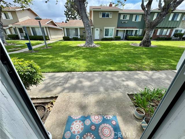 Huntington Beach, CA 92646,19860 Claremont Lane
