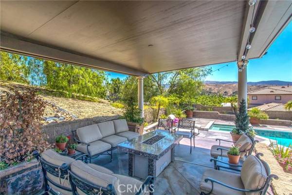 2109 Canyon View Lane, Redlands, CA 92373