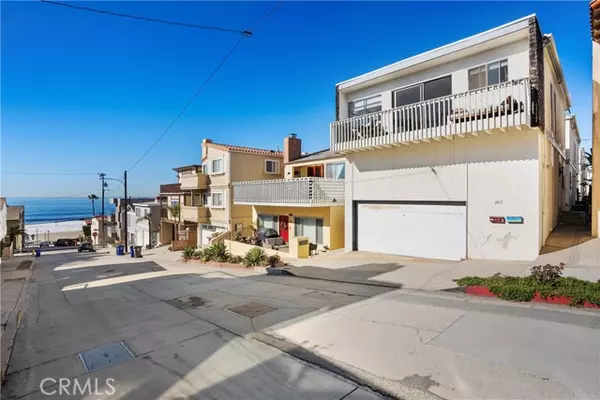 205 38th Street, Manhattan Beach, CA 90266