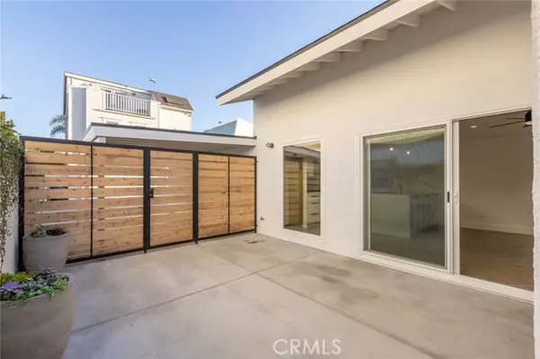 Newport Beach, CA 92663,250 Cedar Street