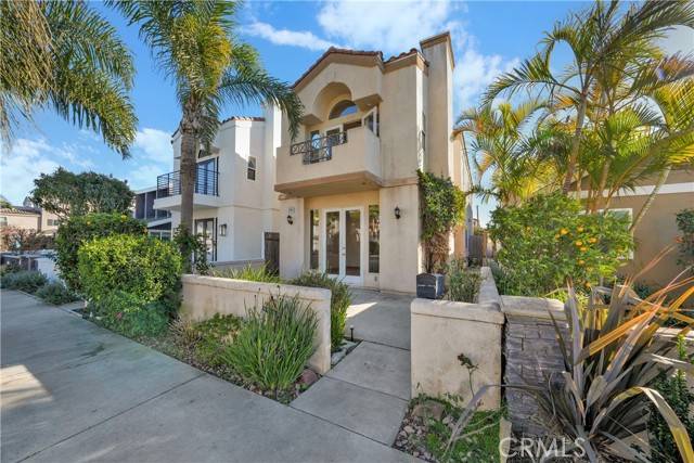 204 Lincoln Avenue, Huntington Beach, CA 92648