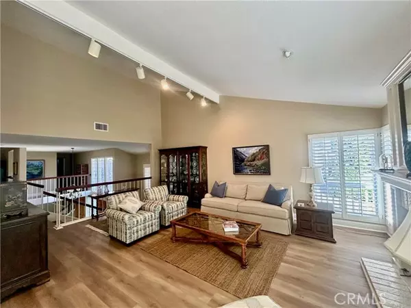 Irvine, CA 92612,44 Rocky Knoll #22