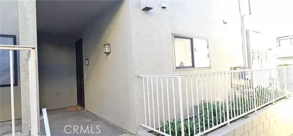 17722 Sergio Circle #103, Huntington Beach, CA 92647