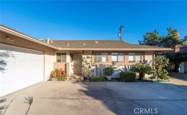 Huntington Beach, CA 92647,15462 Victoria Lane