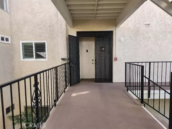 2401 Via Mariposa W #2H, Laguna Woods, CA 92637