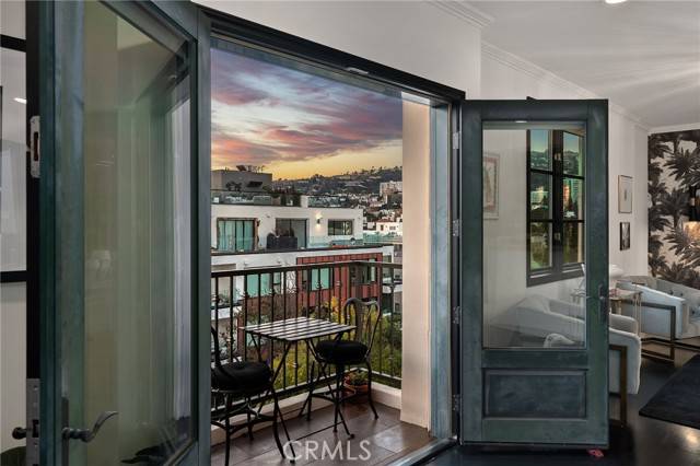 West Hollywood, CA 90069,718 N Croft Avenue #PH1