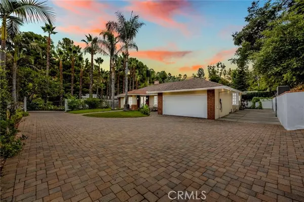 3855 Hayvenhurst Avenue, Encino, CA 91436