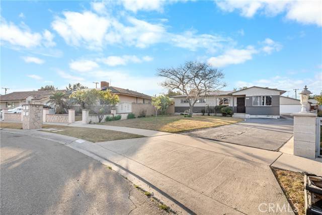 13781 Laurel Street, Santa Ana, CA 92703