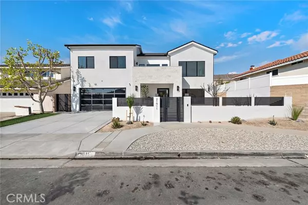 21911 Summerwind Lane, Huntington Beach, CA 92646