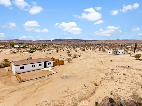 Yucca Valley, CA 92284,1266 Cambria Avenue #U1-2