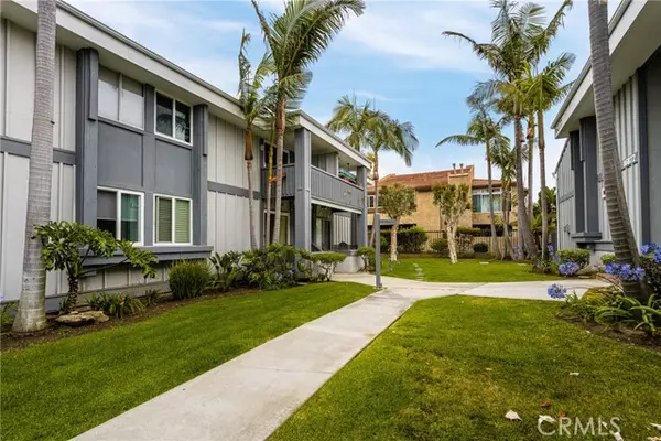 16842 Pacific Coast #102, Huntington Beach, CA 92649