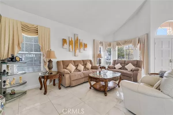 San Dimas, CA 91773,176 Calle Renata