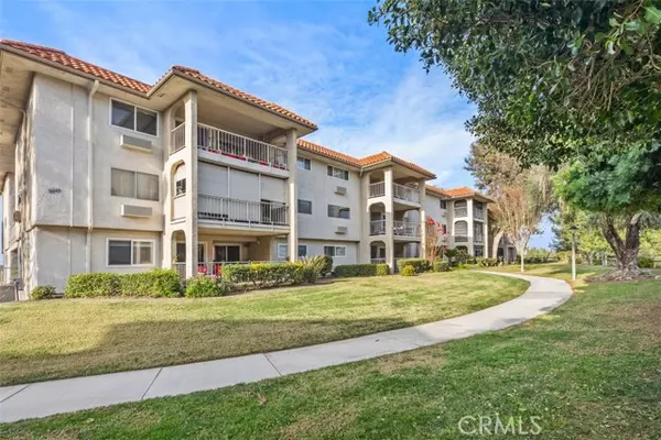 Laguna Woods, CA 92637,3242 San Amadeo #2B