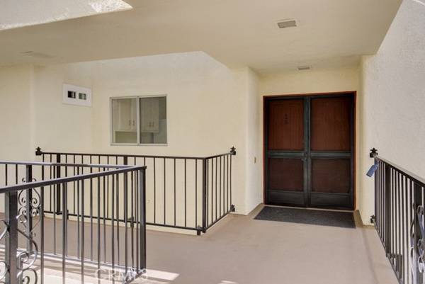 2355 Via Mariposa W, Unit 2B, Laguna Woods, CA 92637