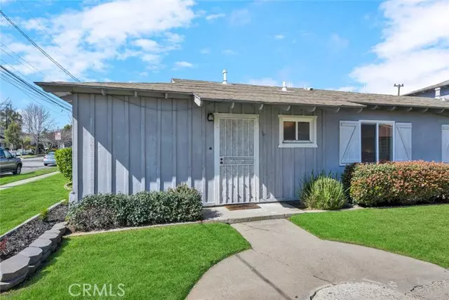 664 Center Street, Costa Mesa, CA 92627