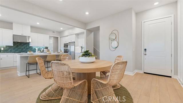 Valencia, CA 91381,27210 Cranmore Way #201