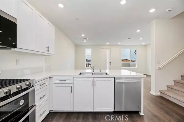 1013 Logan Lane, Vista, CA 92081