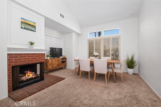 Irvine, CA 92612,44 Oxford