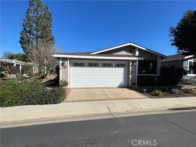 Santa Ana, CA 92705,2533 Shadow Lake #124